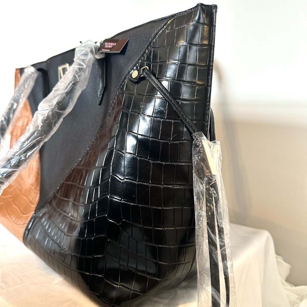NWT Victoria's Secret Carryall Tote Bag in Croc Colorblock - Picture 4 of 16